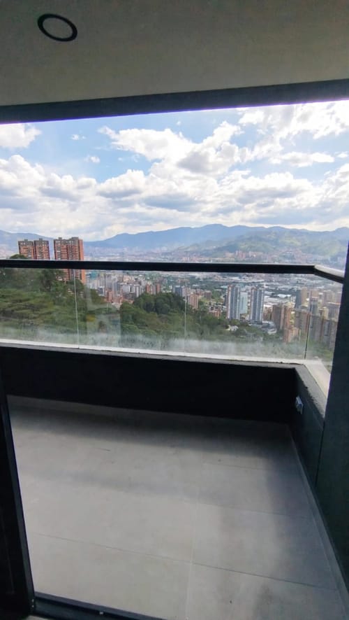 Apartamento de 3 alcobas en arriendo en Las Palmas, Medellín, 75 m² · foto 4 de 12