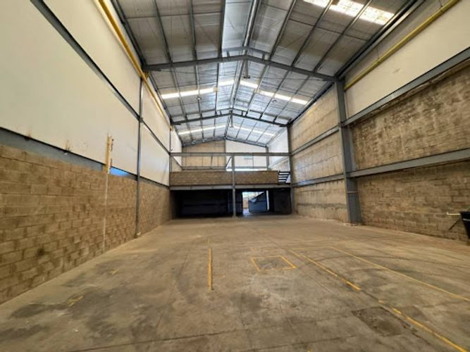 Bodega en arriendo en Aeropuerto, Rionegro, 550 m² · foto 3 de 21