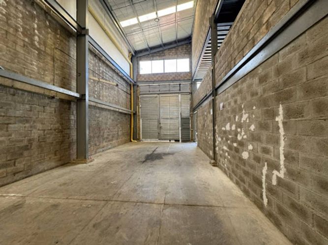 Bodega en arriendo en Aeropuerto, Rionegro, 550 m² · foto 8 de 21