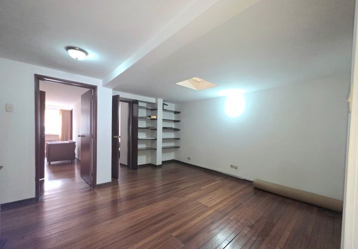 Casa de 4 alcobas en venta en Polo Club, Bogotá, 258 m² · foto 8 de 24