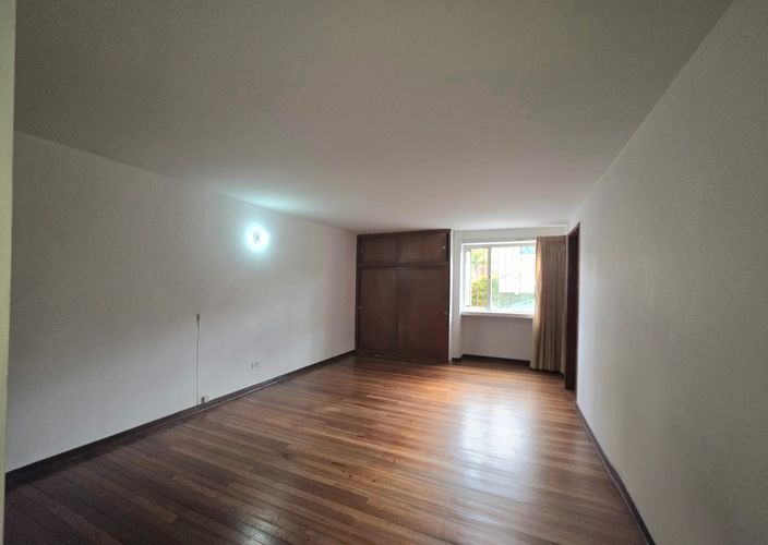Casa de 4 alcobas en venta en Polo Club, Bogotá, 258 m² · foto 12 de 24