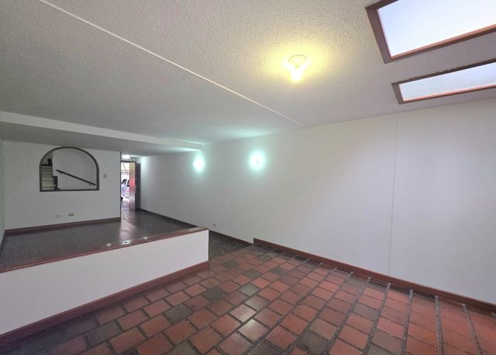 Casa de 4 alcobas en venta en Polo Club, Bogotá, 258 m² · foto 7 de 24