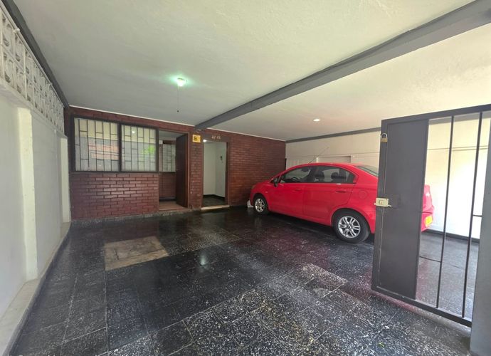 Casa de 4 alcobas en venta en Polo Club, Bogotá, 258 m² · foto 3 de 24