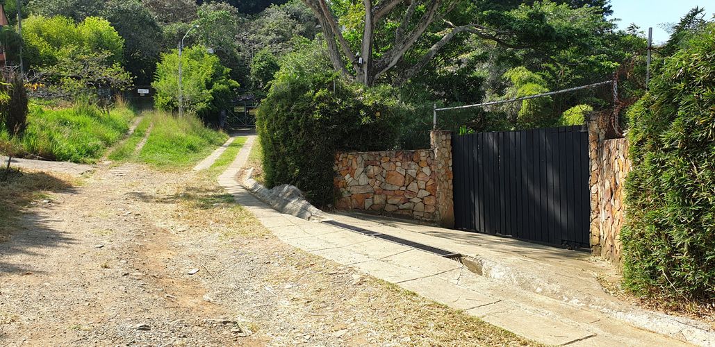 Casa de 4 alcobas en venta en Bellavista, Cali, 1674 m² · foto 17 de 24