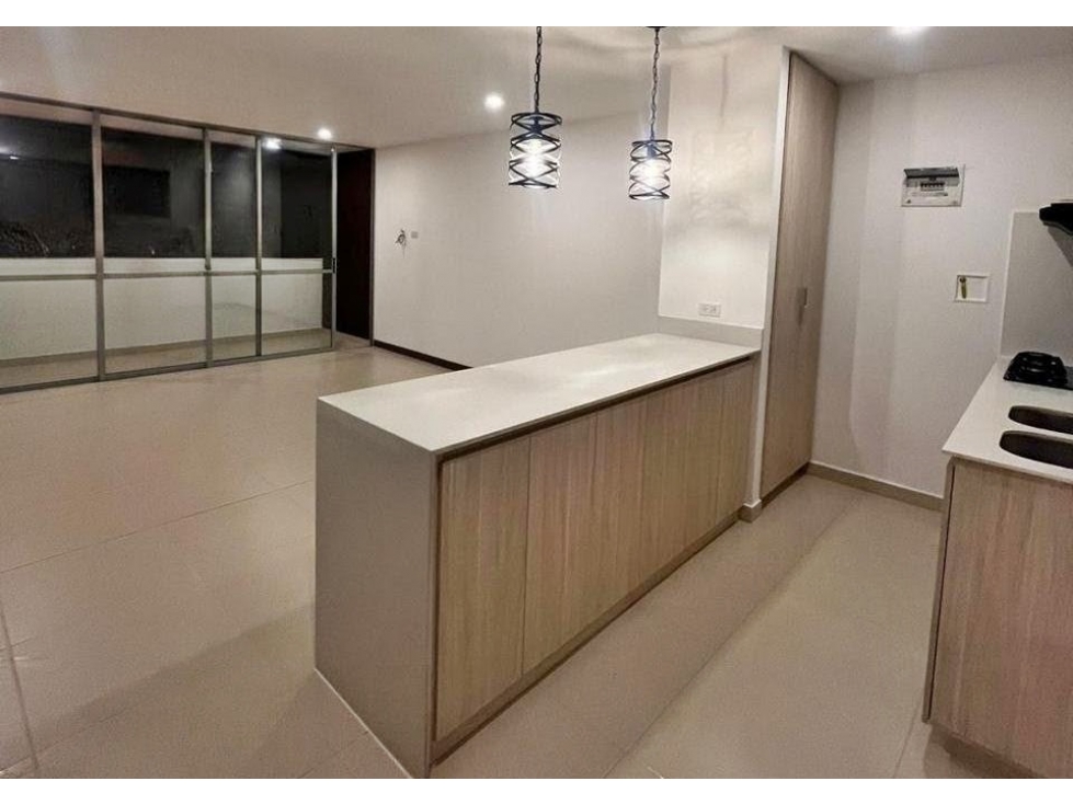 Apartamento en arriendo en Loma De Los Gonzalez, Medellín · foto 3 de 20
