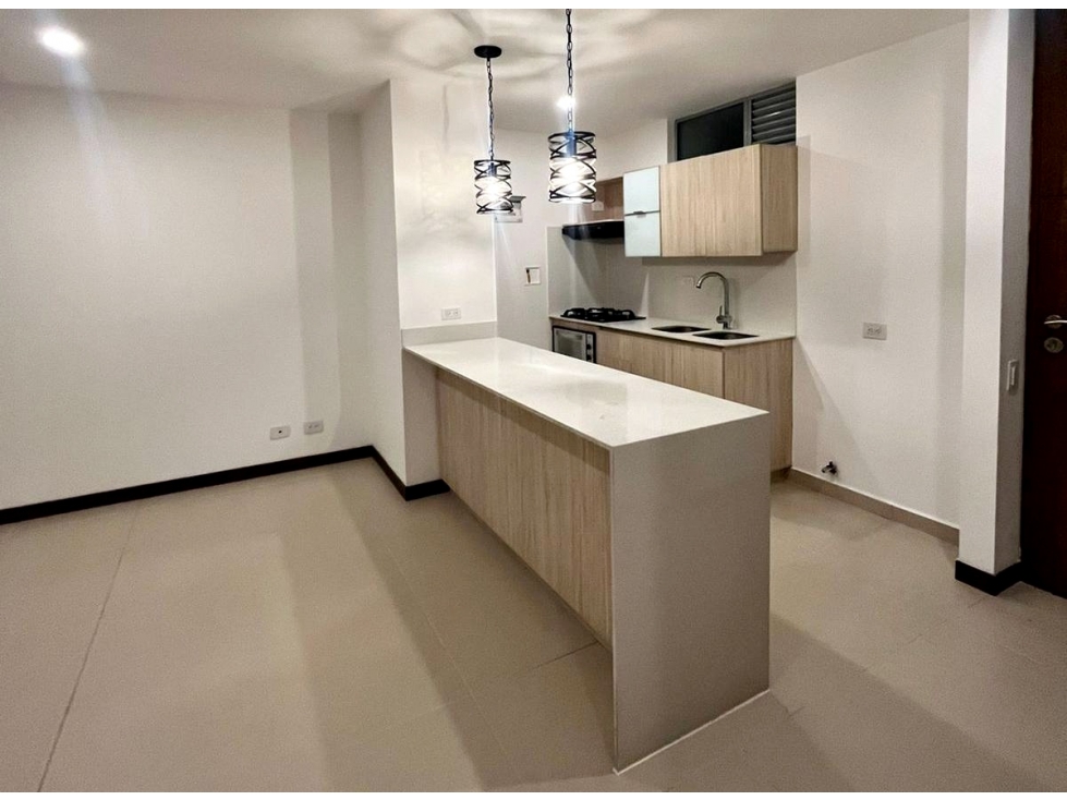 Apartamento en arriendo en Loma De Los Gonzalez, Medellín · foto 4 de 20