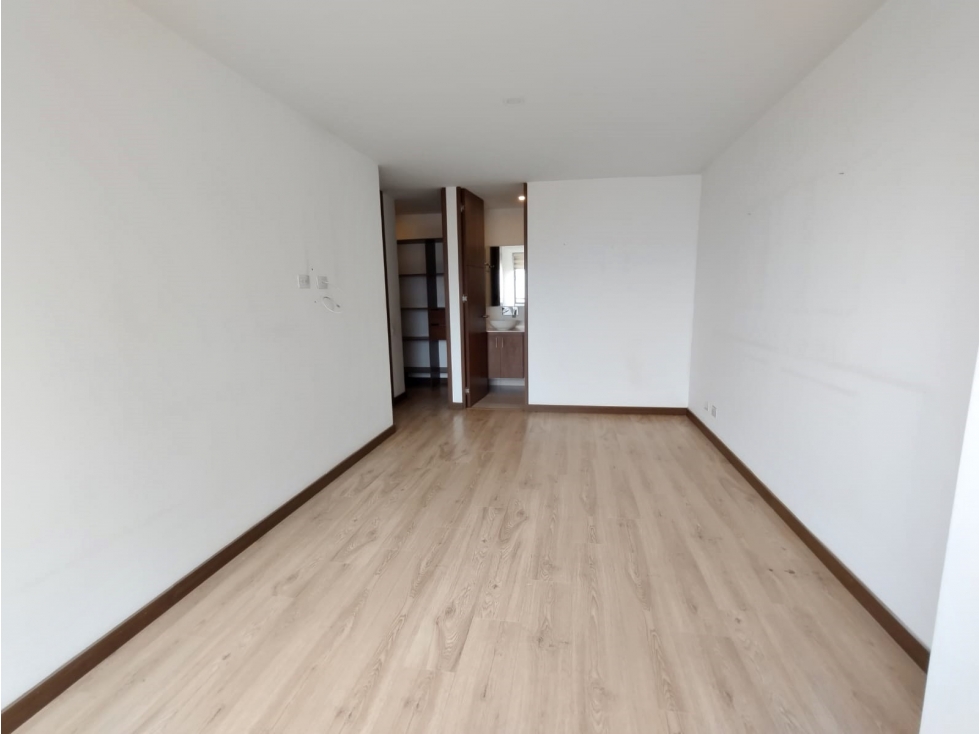 Apartamento en arriendo en Loma De Los Gonzalez, Medellín · foto 7 de 20