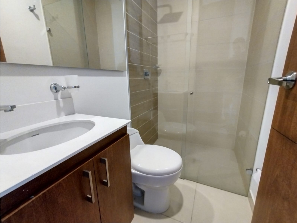 Apartamento en arriendo en Loma De Los Gonzalez, Medellín · foto 13 de 20