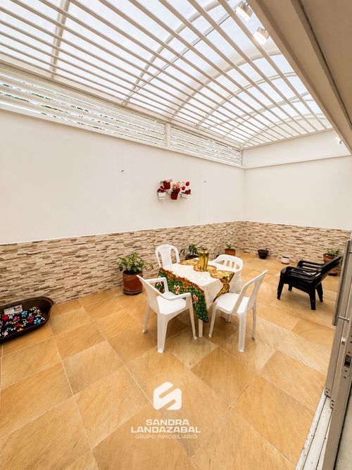 Apartamento de 4 alcobas en venta en Lagos Del Cacique, Bucaramanga, 225 m² · foto 2 de 12