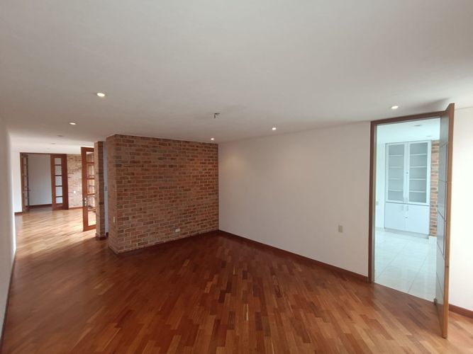 Casa de 3 alcobas en venta en San Simón, Bogotá, 343 m² · foto 8 de 24
