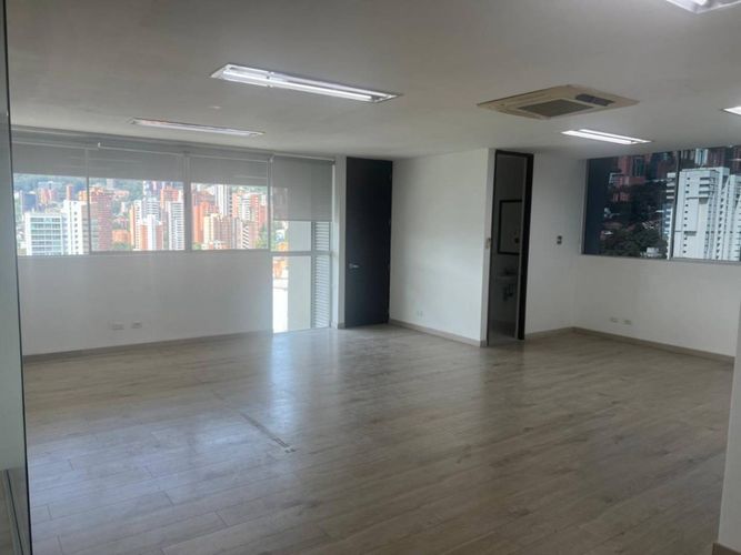 Oficina en arriendo en Los Balsos, Medellín, 100 m² · foto 2 de 20