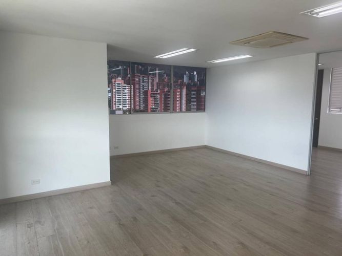 Oficina en arriendo en Los Balsos, Medellín, 100 m² · foto 6 de 20