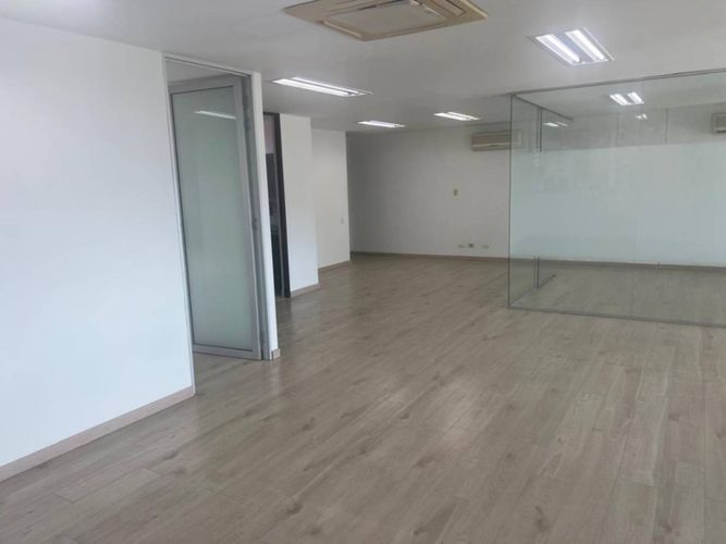 Oficina en arriendo en Los Balsos, Medellín, 100 m² · foto 9 de 20