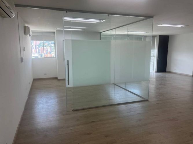 Oficina en arriendo en Los Balsos, Medellín, 100 m² · foto 13 de 20