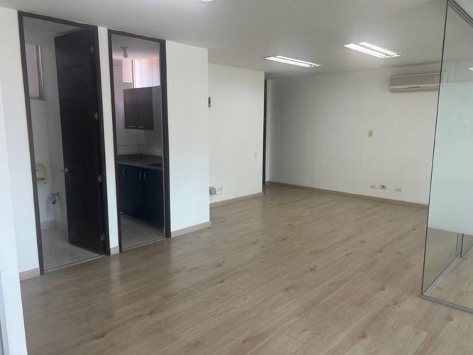 Oficina en arriendo en Los Balsos, Medellín, 100 m² · foto 14 de 20