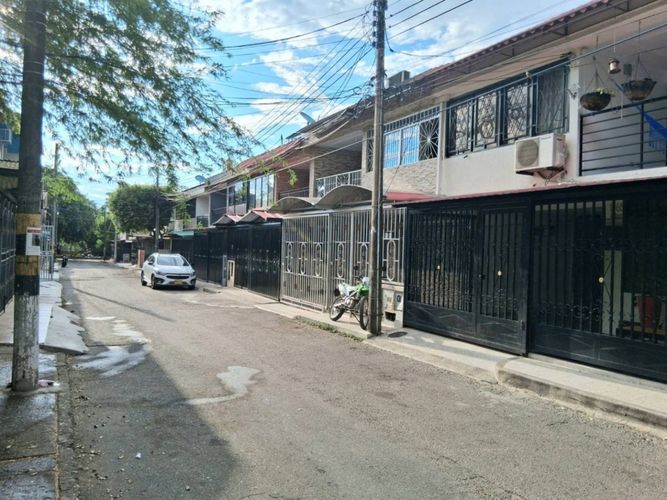 Casa de 4 alcobas en venta en La Rivera Norte Ii, Neiva, 107 m² · foto 2 de 18