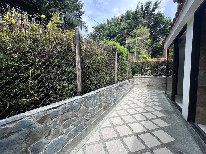 Casa de 4 alcobas en venta en Los Naranjos, Medellín, 220 m² · foto 20 de 20