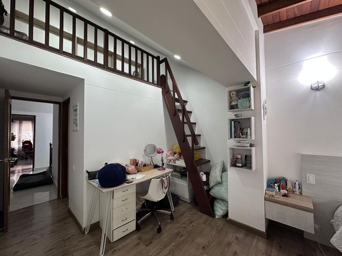 Casa de 4 alcobas en venta en Los Naranjos, Medellín, 220 m² · foto 4 de 20