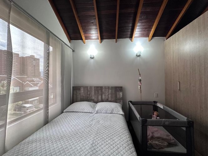 Casa de 4 alcobas en venta en Los Naranjos, Medellín, 220 m² · foto 14 de 20