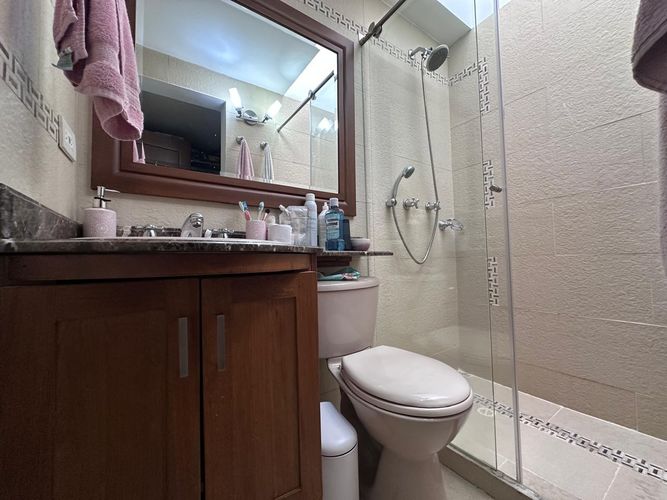 Casa de 4 alcobas en venta en Los Naranjos, Medellín, 220 m² · foto 18 de 20