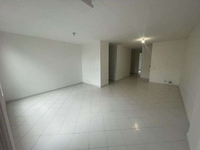 Apartamento de 2 alcobas en venta en Laureles, Medellín, 75 m² · foto 4 de 12