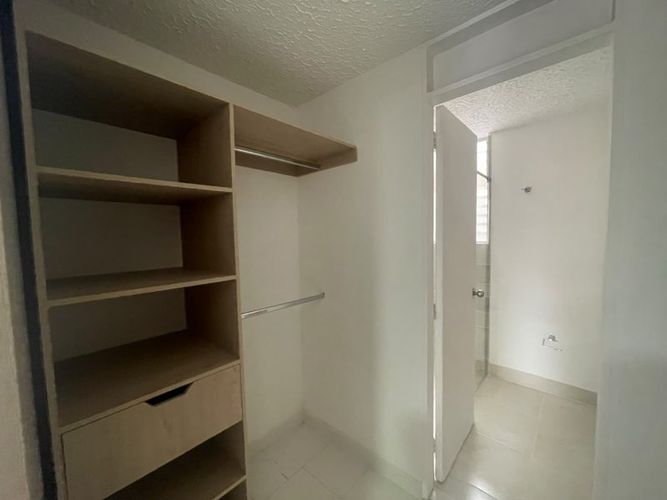 Apartamento de 2 alcobas en venta en Laureles, Medellín, 75 m² · foto 7 de 12