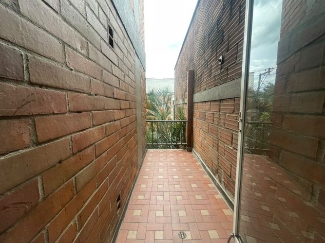 Apartamento de 2 alcobas en venta en Laureles, Medellín, 75 m² · foto 8 de 12