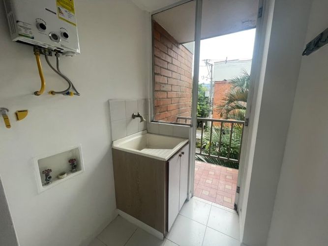 Apartamento de 2 alcobas en venta en Laureles, Medellín, 75 m² · foto 12 de 12