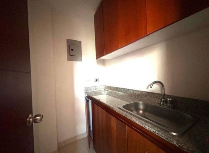 Oficina en arriendo en El Poblado, Medellín, 67 m² · foto 7 de 10