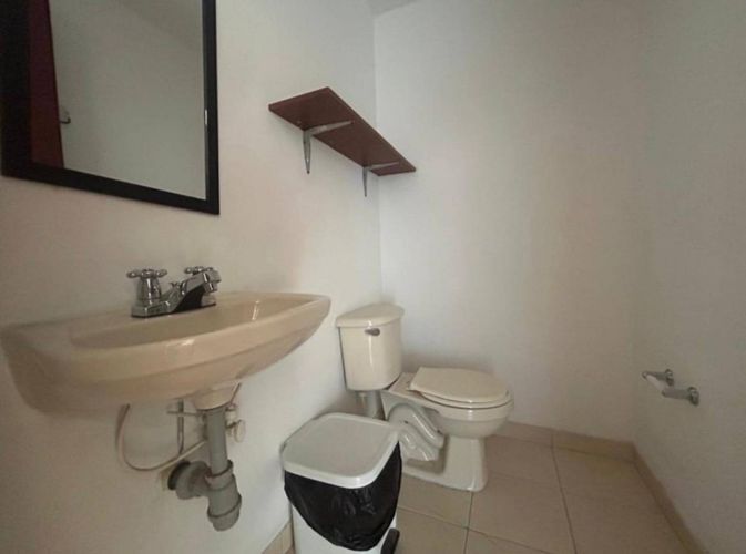 Oficina en arriendo en El Poblado, Medellín, 67 m² · foto 9 de 10