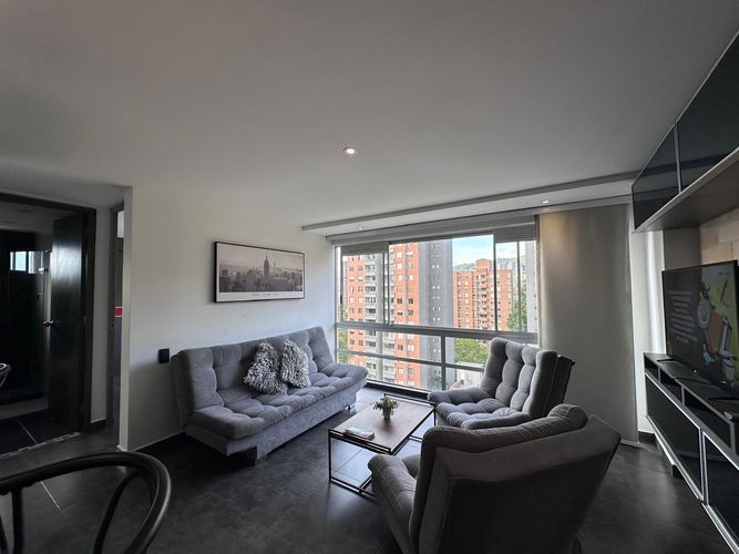 Apartamento en venta en El Poblado, Medellín · foto 2 de 17