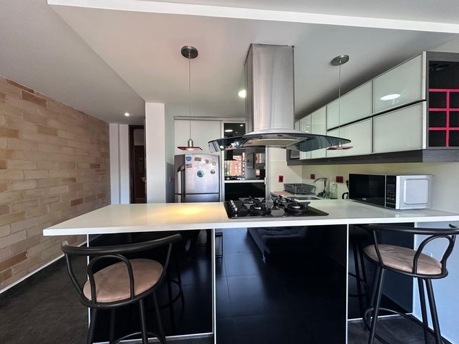 Apartamento en venta en El Poblado, Medellín · foto 8 de 17