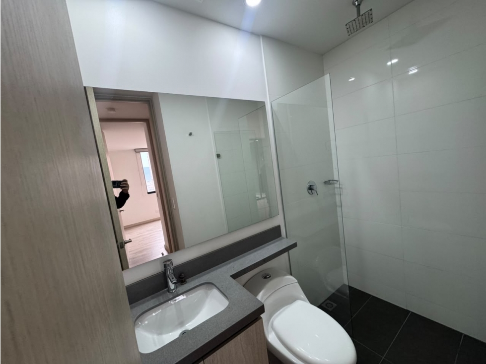 Apartamento en arriendo en El Poblado, Medellín · foto 6 de 14