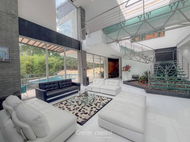 Casa de 6 alcobas en venta en Manila, Medellín, 960 m² · foto 2 de 24
