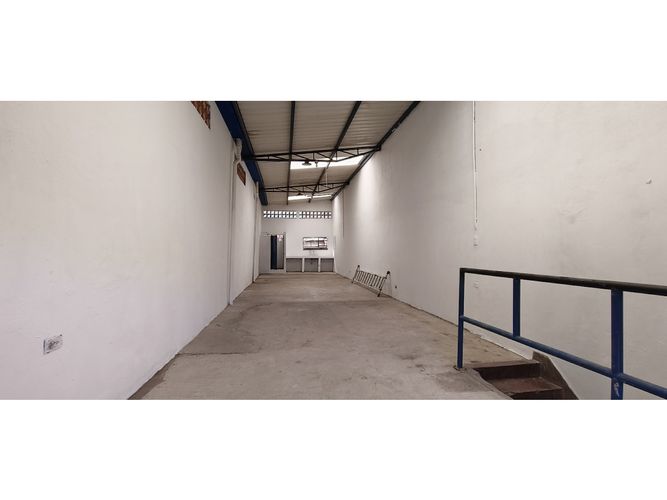Bodega en arriendo en Naranjal, Medellín, 90 m² · foto 5 de 8