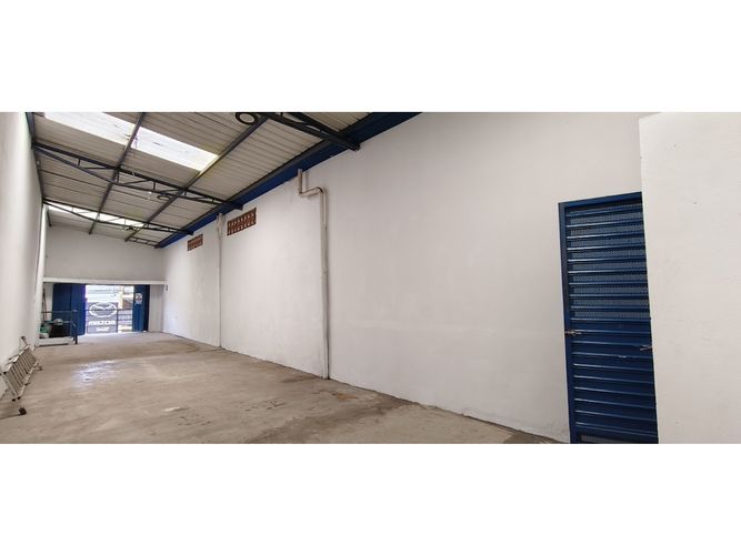Bodega en arriendo en Naranjal, Medellín, 90 m² · foto 6 de 8