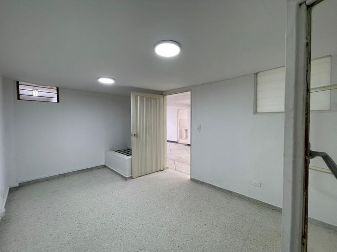 Casa de 7 alcobas en venta en San Vicente, Cali, 221 m² · foto 6 de 14