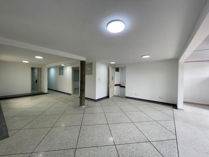 Casa de 7 alcobas en venta en San Vicente, Cali, 221 m² · foto 12 de 14