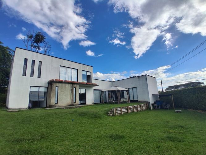 Casa de 4 alcobas en venta en Cerritos, Pereira, 350 m² · foto 6 de 24