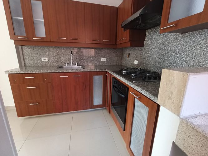 Apartamento de 3 alcobas en arriendo en Loma Del Esmeraldal, Envigado, 100 m² · foto 2 de 16
