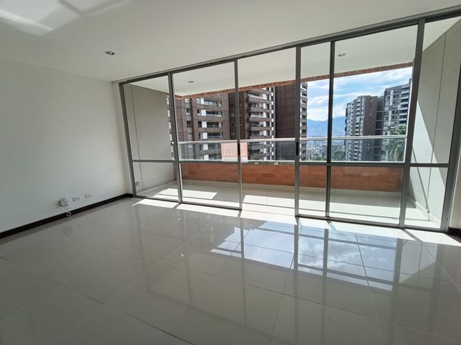 Apartamento de 3 alcobas en arriendo en Loma Del Esmeraldal, Envigado, 100 m² · foto 4 de 16