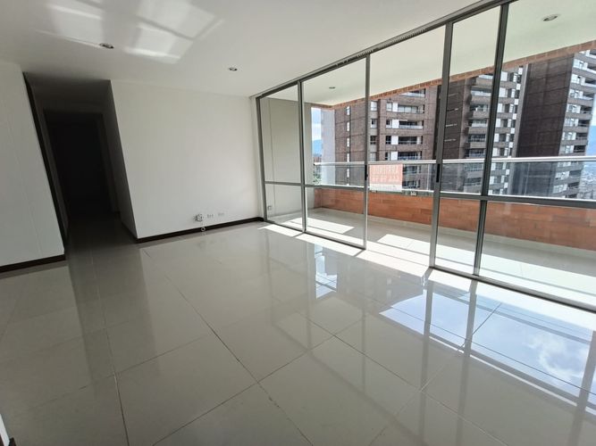 Apartamento de 3 alcobas en arriendo en Loma Del Esmeraldal, Envigado, 100 m² · foto 5 de 16