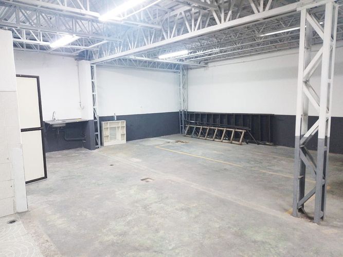 Bodega en arriendo en Cristo Rey, Medellín, 200 m² · foto 4 de 11