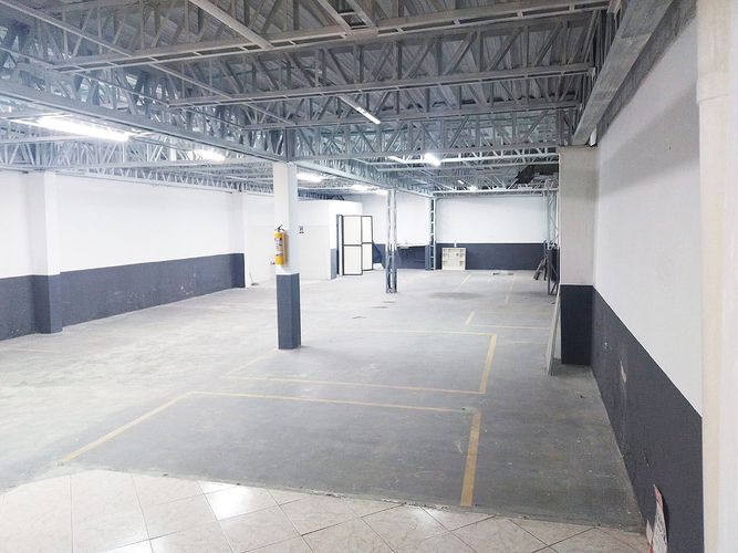 Bodega en arriendo en Cristo Rey, Medellín, 200 m² · foto 8 de 11