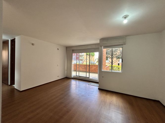 Apartamento de 3 alcobas en venta en Fac, Madrid, 76 m² · foto 3 de 15