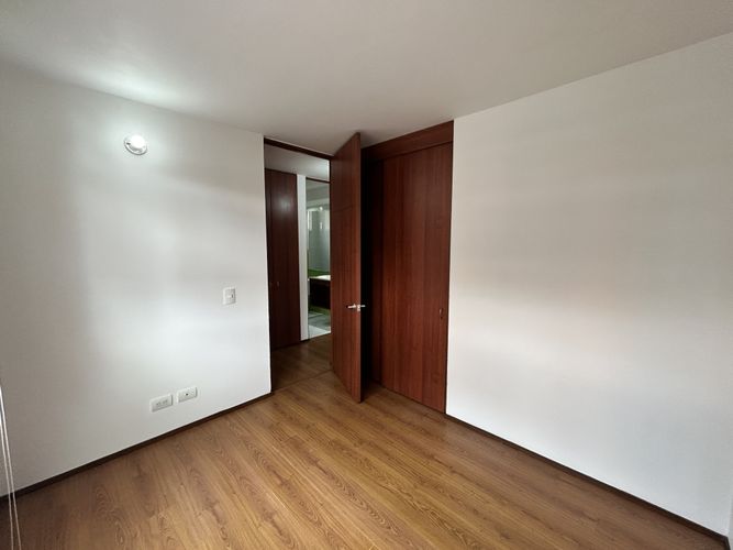 Apartamento de 3 alcobas en venta en Fac, Madrid, 76 m² · foto 8 de 15