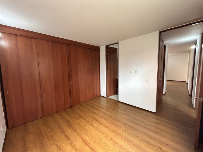Apartamento de 3 alcobas en venta en Fac, Madrid, 76 m² · foto 11 de 15