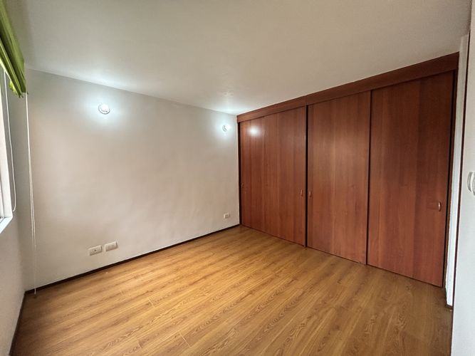 Apartamento de 3 alcobas en venta en Fac, Madrid, 76 m² · foto 12 de 15