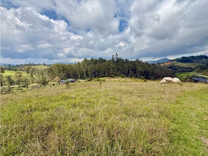 Lote en venta en Pantanillo, El Retiro, 2106 m² · foto 2 de 8
