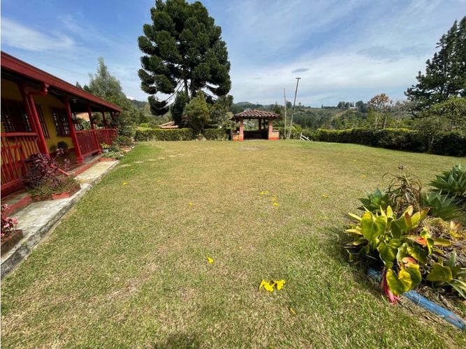 Finca en venta en Guarne, 380 m² · foto 2 de 19
